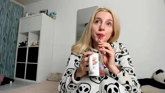 KenzieDawton online show from 5, 10, 2025