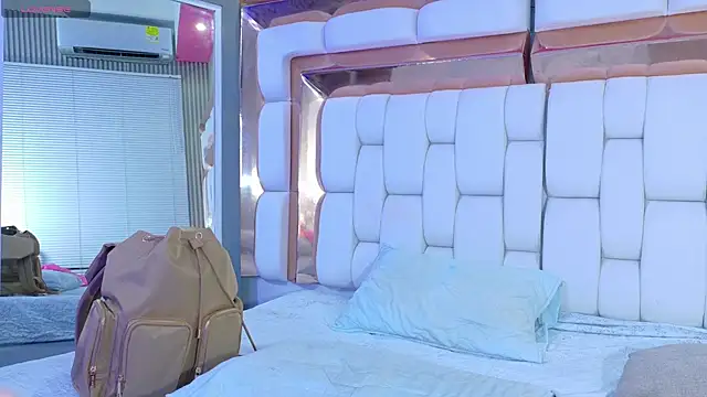 Snapshot of sexysistter chatting on 26, 9, 2025 sexysistter online show from 26, 9, 2025