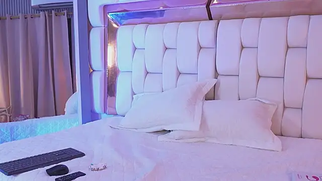 sexysistter online show from 15, 4, 2026