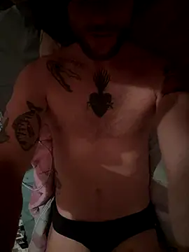 Snapshot of shehandme chatting on 4, 11, 2025 shehandme online show from 4, 11, 2025