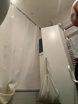 Snapshot of shehandme chatting on 24, 9, 2025 shehandme online show from 24, 9, 2025