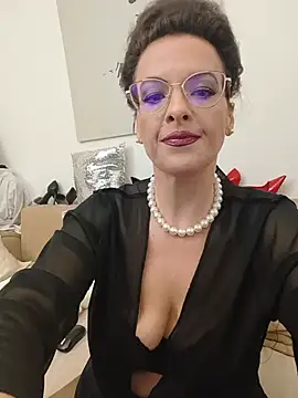 RebeccaNoble online show from 20, 5, 2026