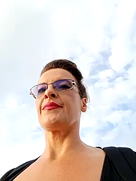 RebeccaNoble online show from 10, 9, 2025