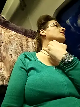 RebeccaNoble online show from 9, 4, 2026