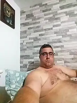 ADRIAN ADI40 online show from 17, 4, 2026