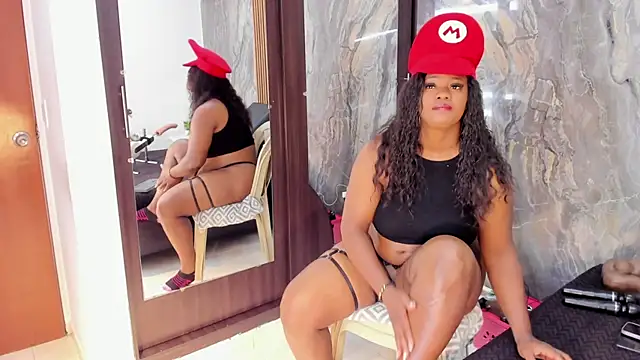 LauraSaenz01 online show from 29, 11, 2025