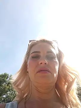 Snapshot of JennyOMay chatting on 15, 7, 2026 JennyOMay online show from 15, 7, 2026