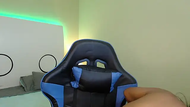 ChantalPetit online show from 2, 10, 2025