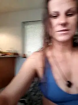 Scarlettishere online show from 13, 4, 2026