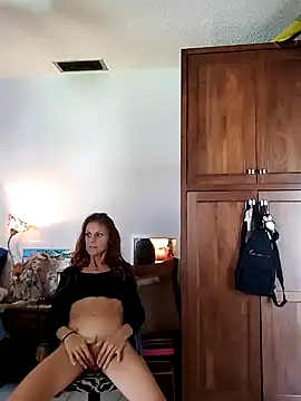 Scarlettishere online show from 8, 11, 2025