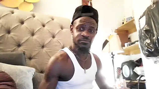 Maculine Stayr online show from 8, 10, 2025