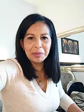 Shanon mature online show from 4, 5, 2026