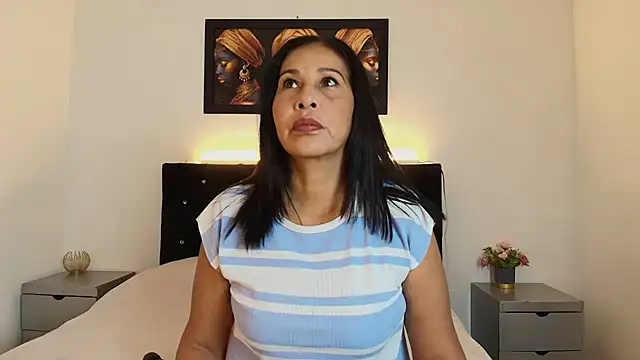 Shanon mature online show from 24, 6, 2026