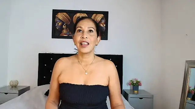 Shanon mature online show from 18, 6, 2026