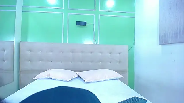 Shanon mature online show from 4, 2, 2025