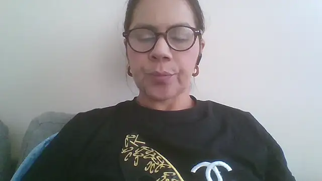 Sara Brandon online show from 26, 10, 2025