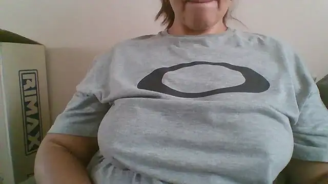 Snapshot of Sara_Brandon chatting on 6, 2, 2026 Sara Brandon online show from 6, 2, 2026