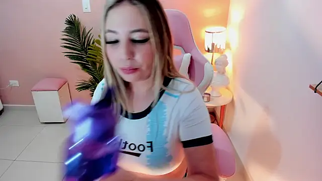 HannaMiller 1 online show from 22, 12, 2024