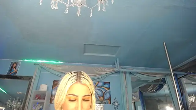 ADRIANNA FOX online show from 26, 5, 2026