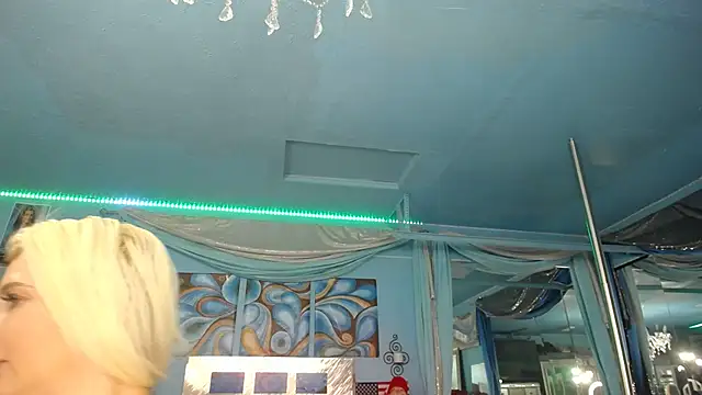 Snapshot of ADRIANNA_FOX chatting on 14, 10, 2025 ADRIANNA FOX online show from 14, 10, 2025