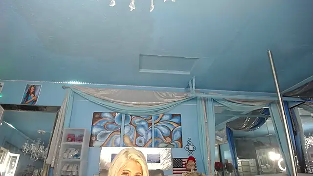 Snapshot of ADRIANNA_FOX chatting on 24, 2, 2026 ADRIANNA FOX online show from 24, 2, 2026