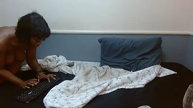 NaughtySisters online show from 22, 9, 2025