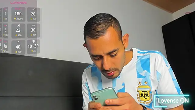 jhonyalzate2 online show from 25, 2, 2026