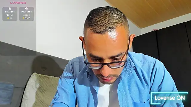 jhonyalzate2 online show from 14, 1, 2026