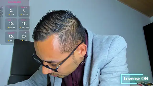 jhonyalzate2 online show from 18, 12, 2025