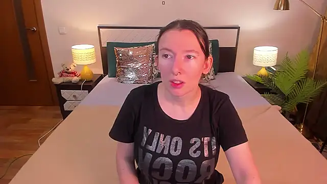 Snapshot of CatherineWalls chatting on 8, 7, 2026 CatherineWalls online show from 8, 7, 2026