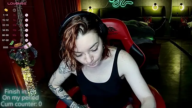 MaxPhoenixx online show from 5, 10, 2025