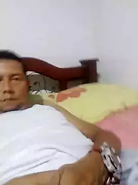 Lachuchaenlacara1988 online show from 22, 12, 2024