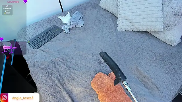 Snapshot of angiee_roses chatting on 9, 2, 2025 angiee roses online show from 9, 2, 2025