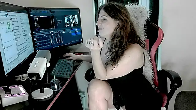 Snapshot of Carolain3_9 chatting on 9, 7, 2026 Carolain3 9 online show from 9, 7, 2026