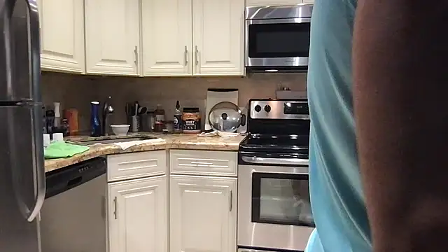 BigGuyMuscle online show from 9, 11, 2025