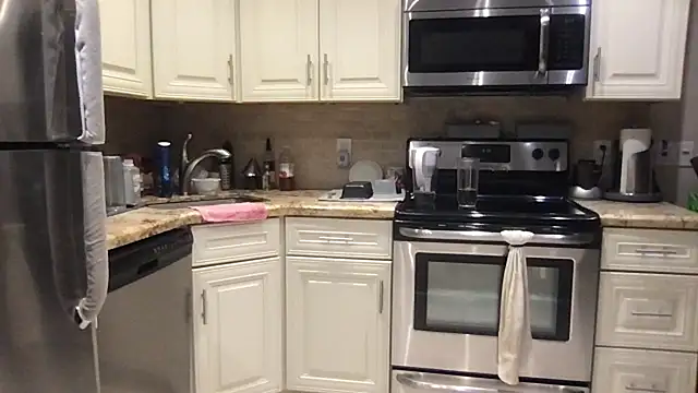 Snapshot of BigGuyMuscle chatting on 19, 12, 2025 BigGuyMuscle online show from 19, 12, 2025