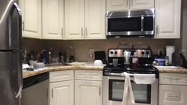 Snapshot of BigGuyMuscle chatting on 2, 12, 2025 BigGuyMuscle online show from 2, 12, 2025