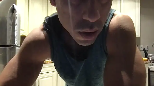 Snapshot of BigGuyMuscle chatting on 22, 12, 2025 BigGuyMuscle online show from 22, 12, 2025