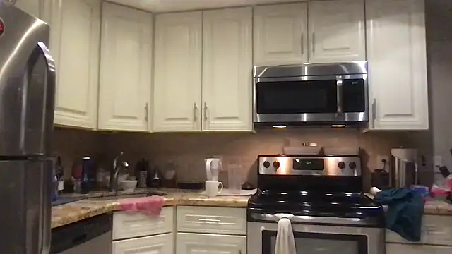 Snapshot of BigGuyMuscle chatting on 17, 12, 2025 BigGuyMuscle online show from 17, 12, 2025