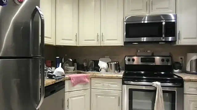 Snapshot of BigGuyMuscle chatting on 15, 12, 2025 BigGuyMuscle online show from 15, 12, 2025