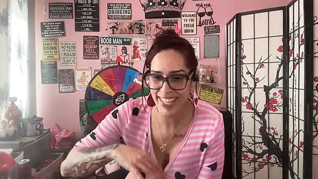 latinacubana online show from 2, 3, 2025