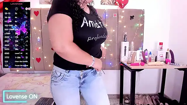 Zaly mature online show from 4, 11, 2025