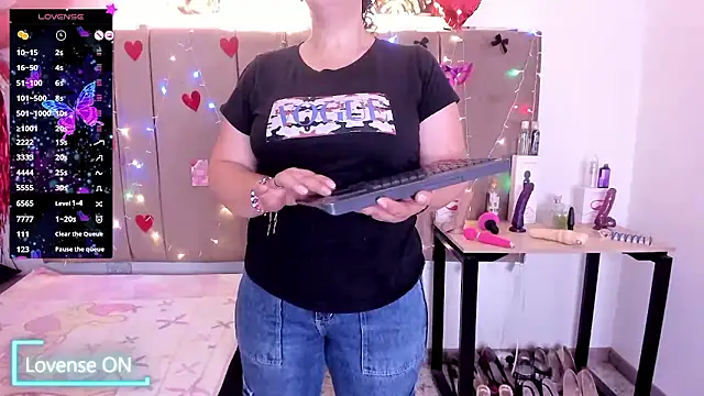 Zaly mature online show from 13, 1, 2026