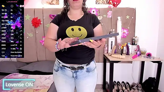 Zaly mature online show from 9, 9, 2025