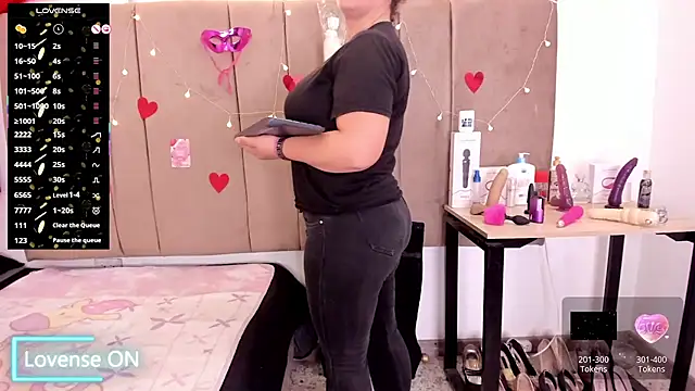 Zaly mature online show from 15, 10, 2025