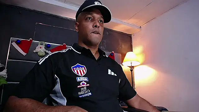 Snapshot of liam_howard chatting on 4, 12, 2025 liam howard online show from 4, 12, 2025