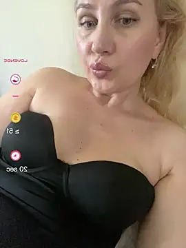 Snapshot of YourBlondee chatting on 14, 6, 2026 YourBlondee online show from 14, 6, 2026
