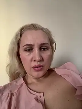 YourBlondee online show from 13, 2, 2026