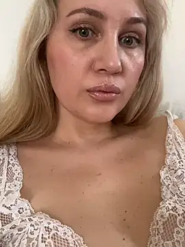 YourBlondee online show from 20, 3, 2025