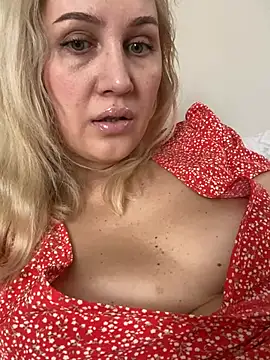 YourBlondee online show from 24, 2, 2026